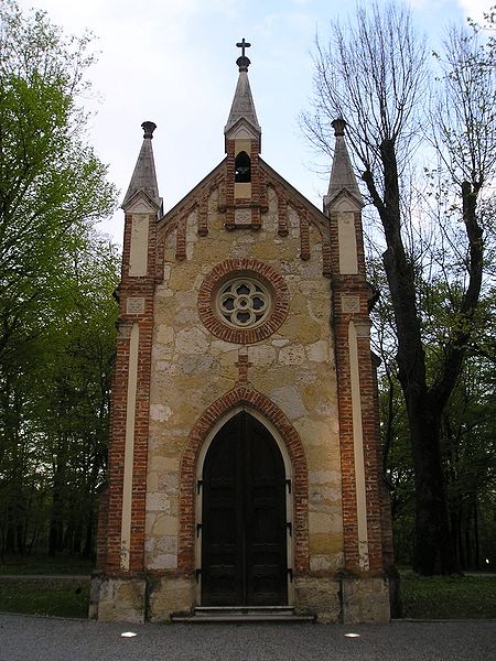 Datoteka:Novi Dvori-kapelica3.jpg