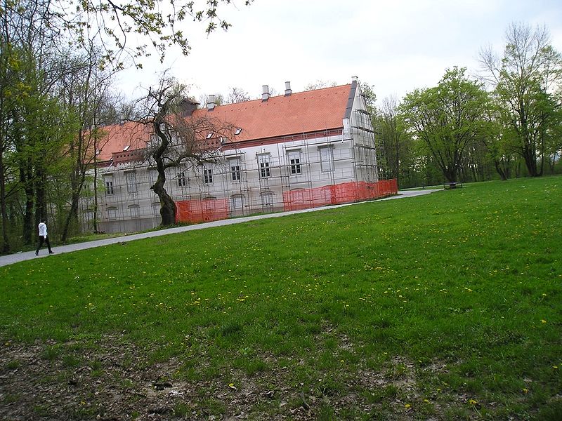 Datoteka:Novi Dvori-dvorac4.jpg